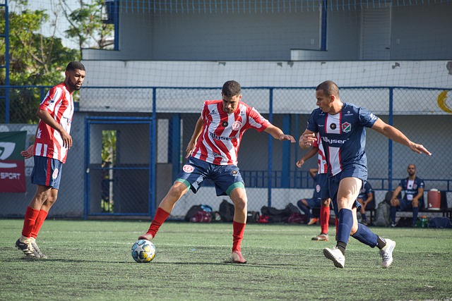 足球——德甲：多特蒙德不敌奥格斯堡.